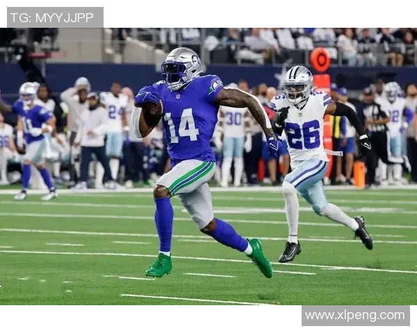 2006赛季NFL第16周牛仔队与海鹰队激战回顾与精彩瞬间分析