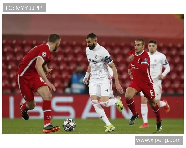 2002年欧冠决赛回顾利物浦对阵勒沃库森的经典对决与精彩瞬间